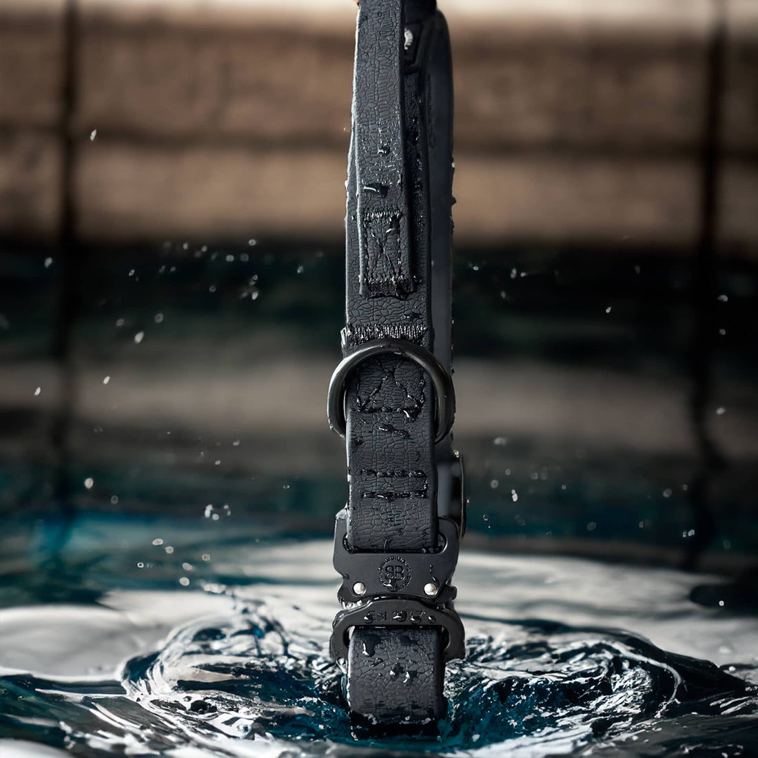 featured image of 2.5cm Combat Billowthane® Collar | Waterproof | With Handle & Secure Clip - Black